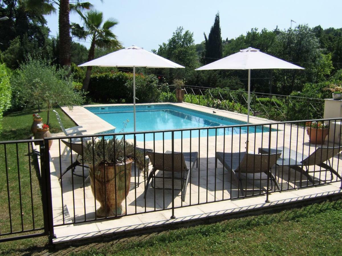 Au Vallon Rouge Saint-Paul-de-Vence Luaran gambar